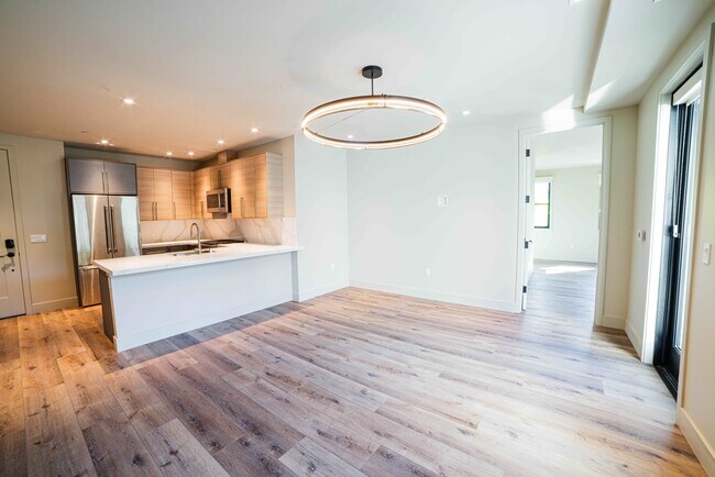 Building Photo - Rhine House Lofts