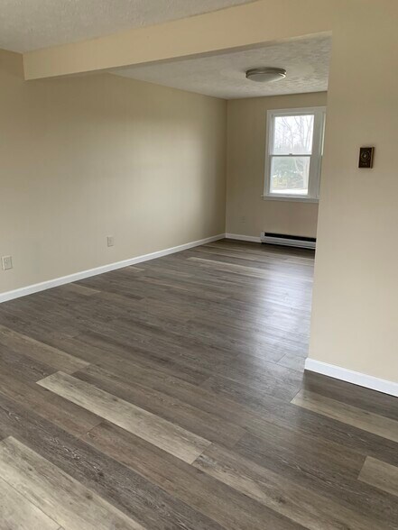 Building Photo - 419 Phillips Rd