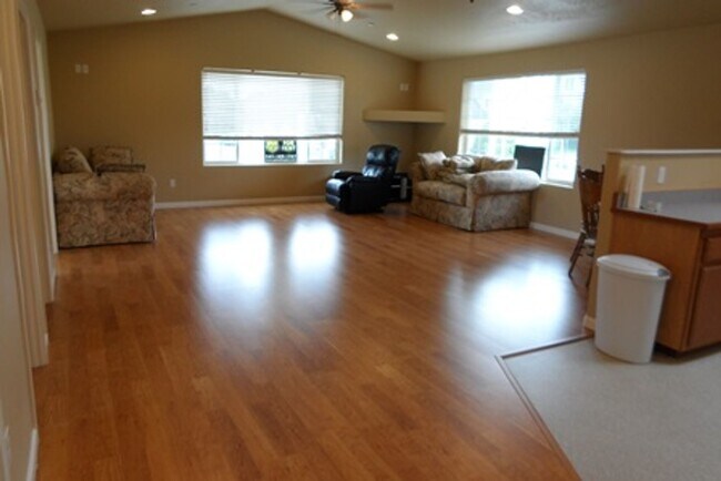 Building Photo - 9996 - Procurement Properties