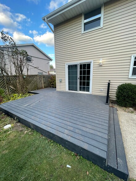 Building Photo - 5963 Teakwood Dr