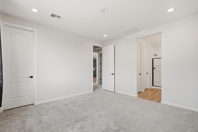 Building Photo - 641 S Davidson Ln