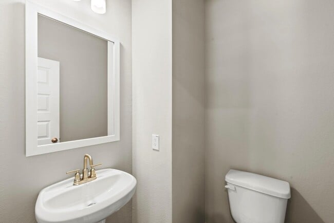 Building Photo - 1916 Huntly Chase Dr