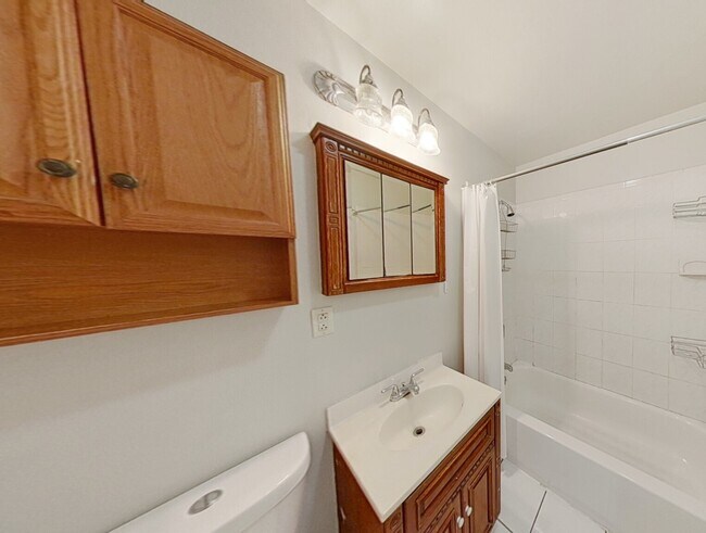 Building Photo - 1545 Tremont St