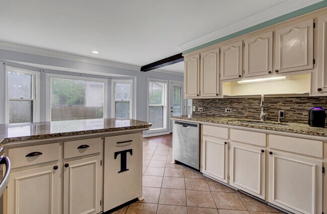 Building Photo - 8000 Eberly Ave