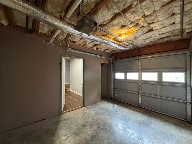 Building Photo - 2587 Elkmont Dr