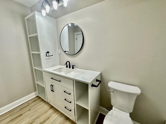 Building Photo - Two Bedroom Renovated South End Condo (Palmetto Bay Villas)!