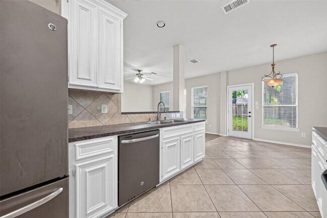 Building Photo - 1807 Katlyn Ln