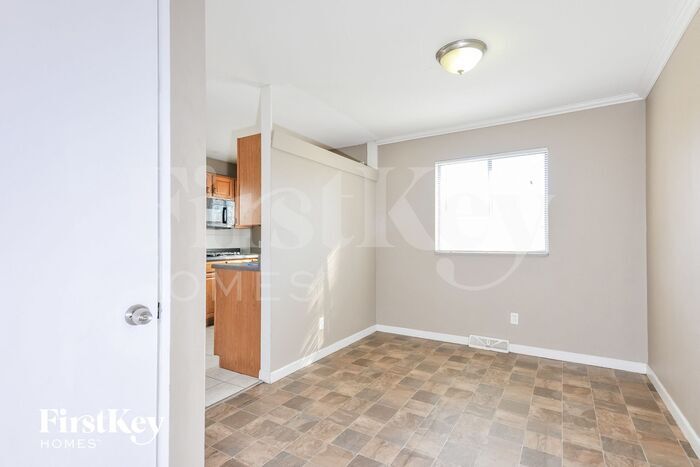 Building Photo - 11150 Mammoth Dr