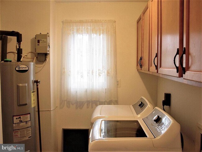 Building Photo - 2537 Oakhampton Pl