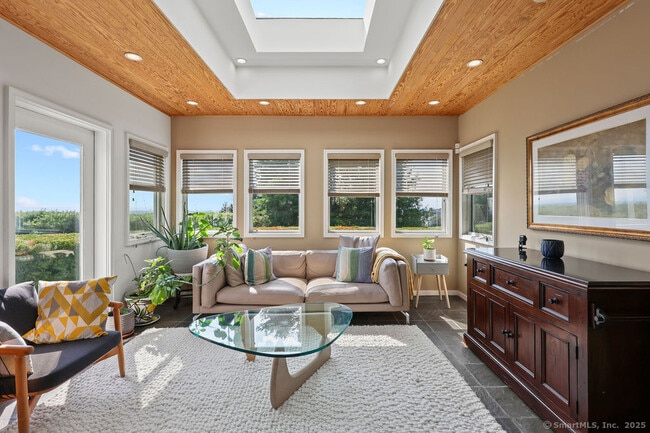 Building Photo - 130 Ferncliff Dr