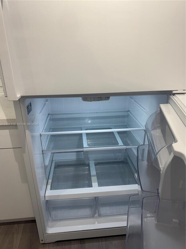 Building Photo - 2120 W Flagler St