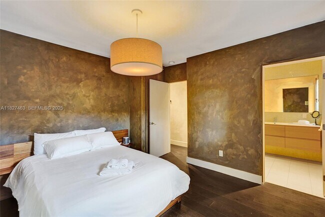 Building Photo - 669 NE 60th St