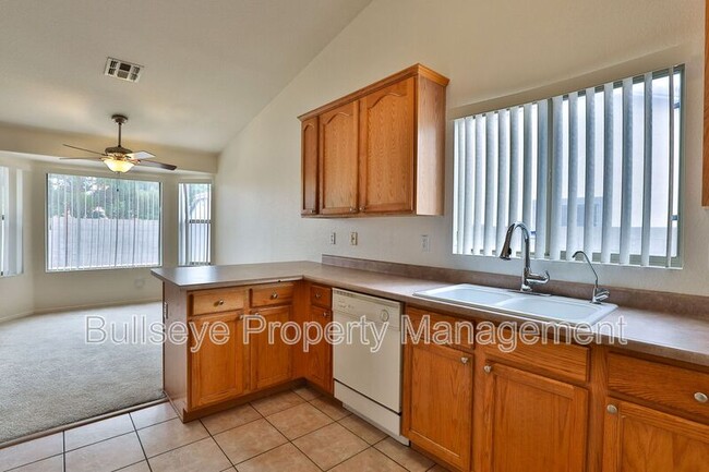 Building Photo - 515 N Aletta