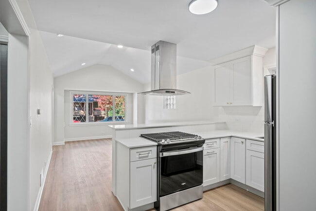 Building Photo - 6444 28th Pl