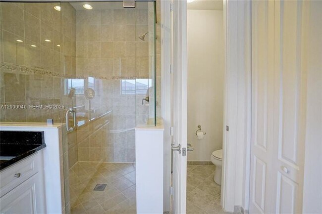 Building Photo - 8630 Lakeside Bnd