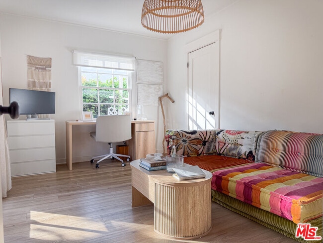 Building Photo - 316 S Wetherly Dr