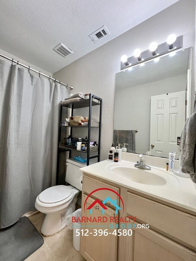 Building Photo - Available Mid July: Well maintained Duplex with Garage and Yard- Close to TX State Bus Stop!
