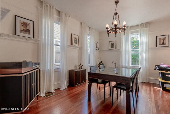 Building Photo - 1838 Silver St