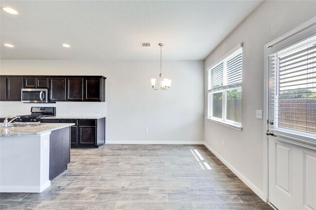 Building Photo - 13923 Macquarie Dr