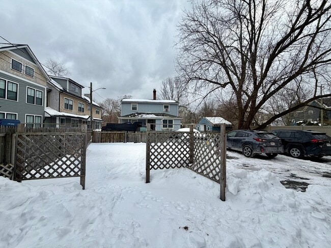 Building Photo - 274 Newtonville Ave