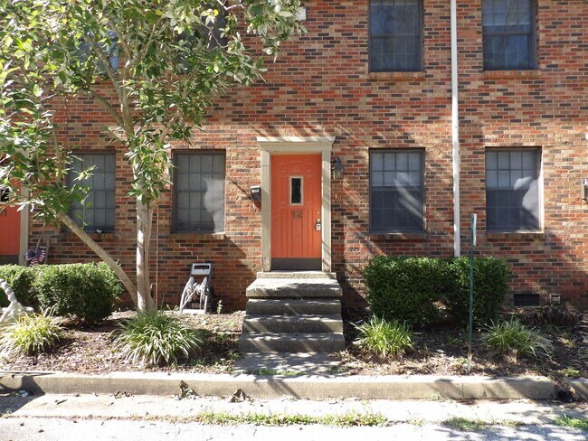 Building Photo - 244 Meadowview Dr