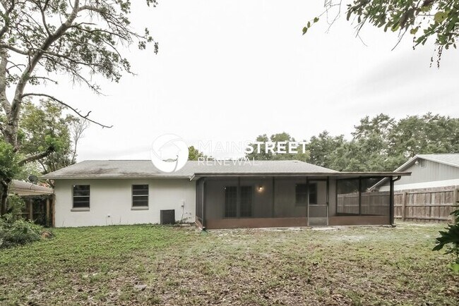 Building Photo - 4 Bedroom Pet-Friendly Home in Winter Springs, FL with Main Street Renewal
