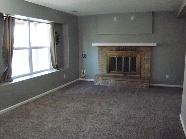 Building Photo - 8825 Boxelder Dr