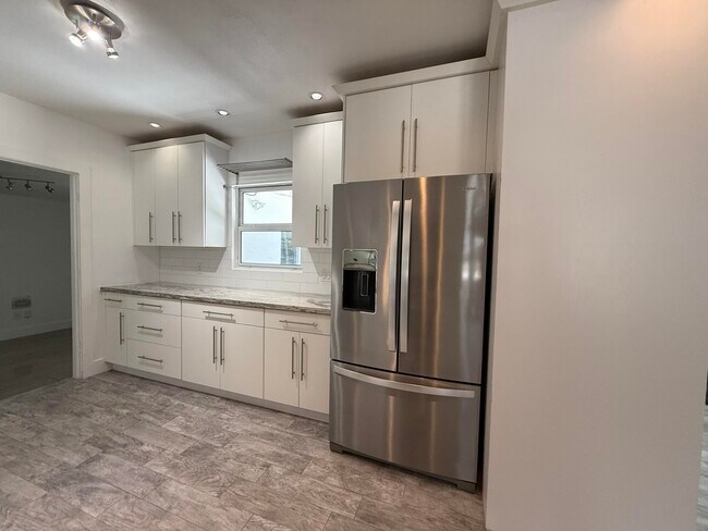 Building Photo - 5967 SW 58th Terrace