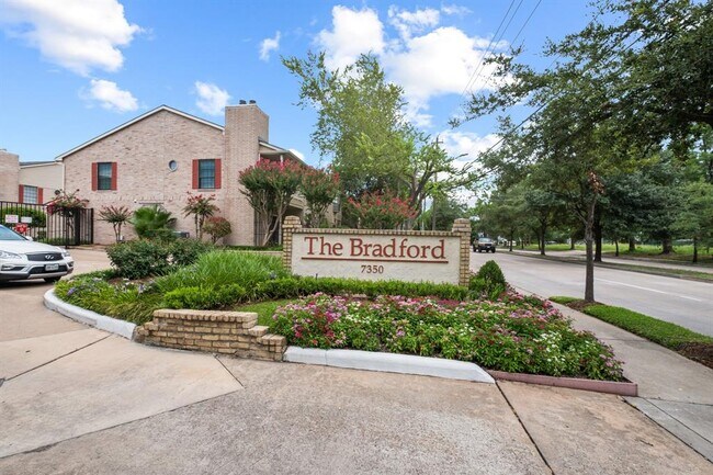 Building Photo - 7350 Kirby Dr