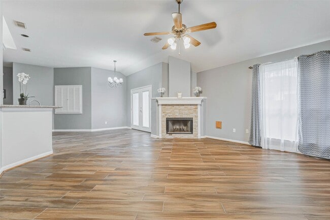 Building Photo - 4506 Silverlake Dr