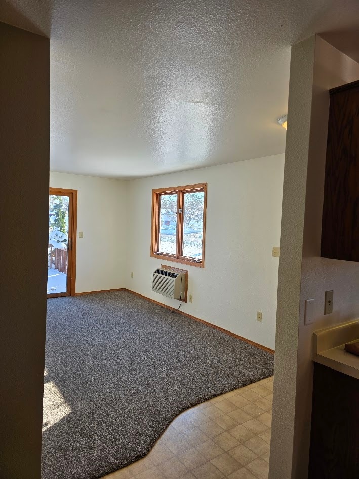 Building Photo - 722 Goldfinch Ln