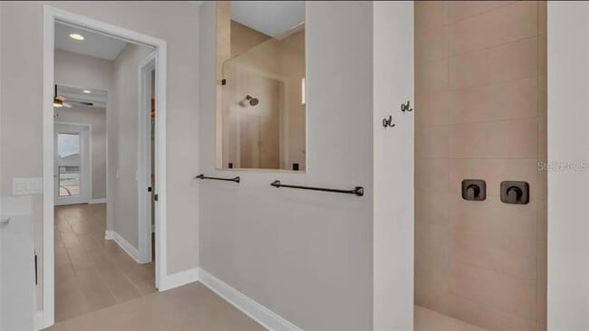 Building Photo - 6980 Bentridge Dr