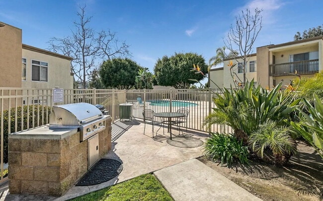 Building Photo - Welcome to this immaculate one-bedroom res...