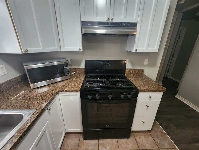 Building Photo - 2714 Whitis Ave