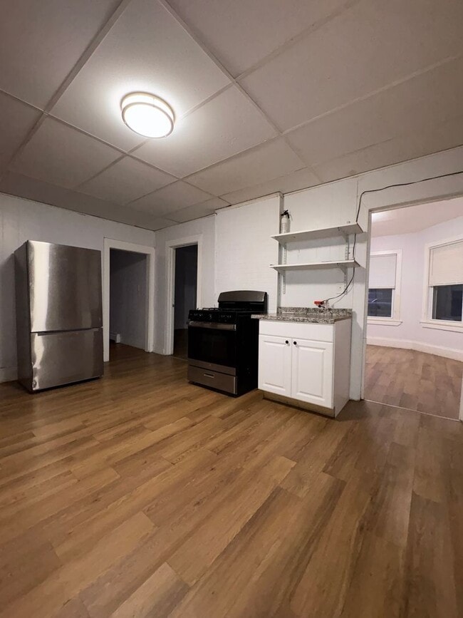 Building Photo - 58-60 Temple Street