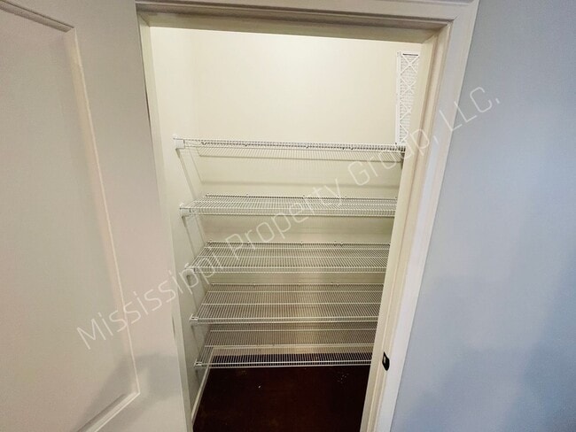 Building Photo - 3BR/3BA For Rent