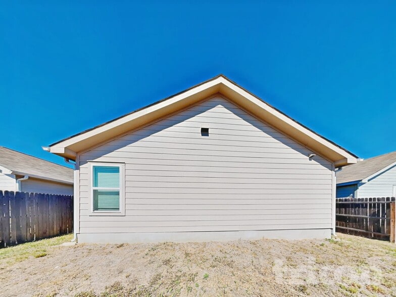 Building Photo - 8506 Amistad Cove