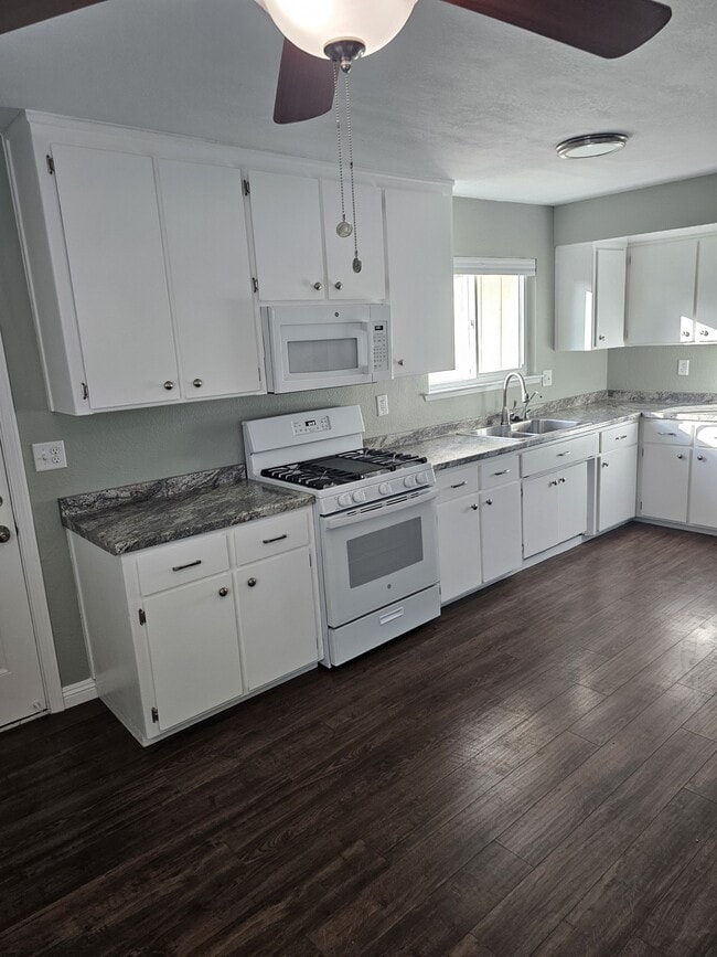 Building Photo - 316 Crocker St