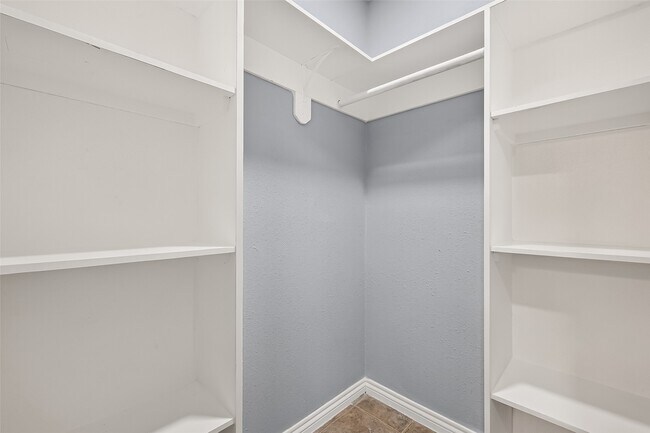 Building Photo - 6419 Paso Del Sol Dr