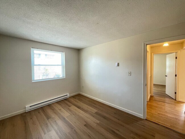 Building Photo - 173 Loudon Rd