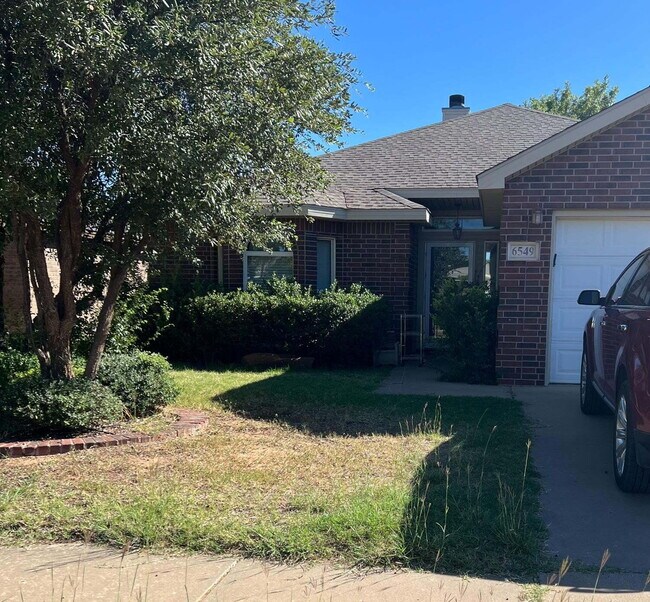 Primary Photo - Charming 3/2 in Southwest Lubbock!