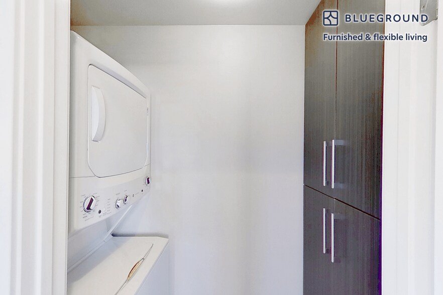 Building Photo - 1000 Lupine-SI FL2-ID5555A