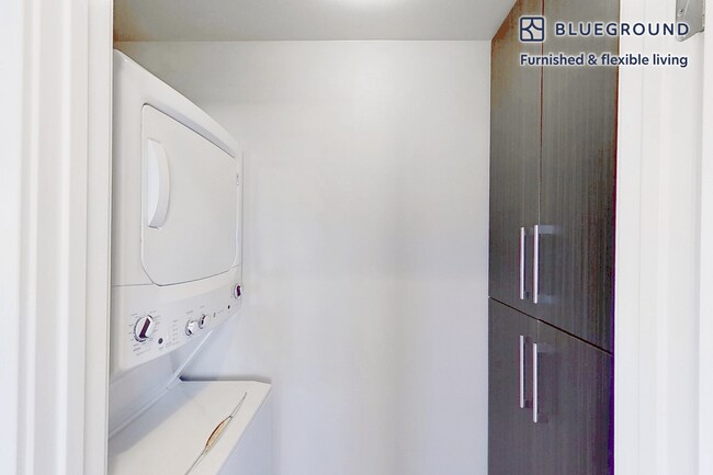 Building Photo - 1000 Lupine-GO FL2-ID8030A
