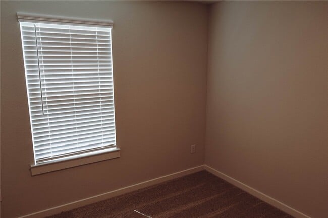 Building Photo - 8538 Blueberry Ash St