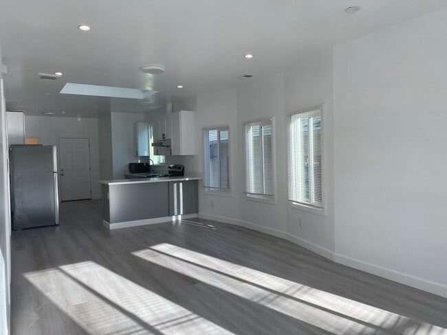 Building Photo - 1711 Bridge Ave