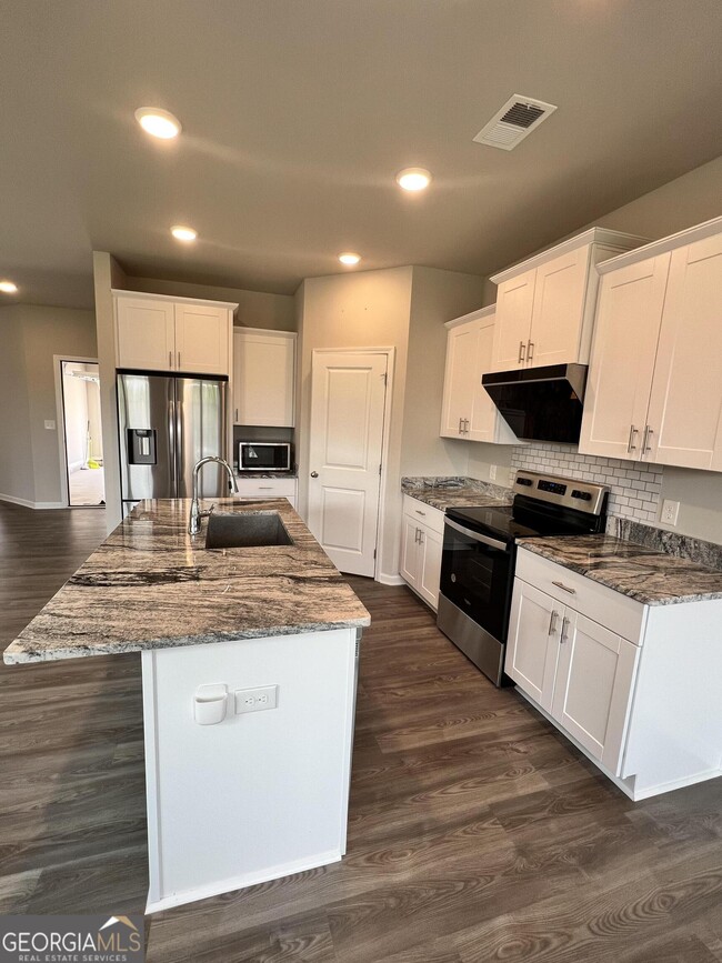 Building Photo - 124 Millers Ln