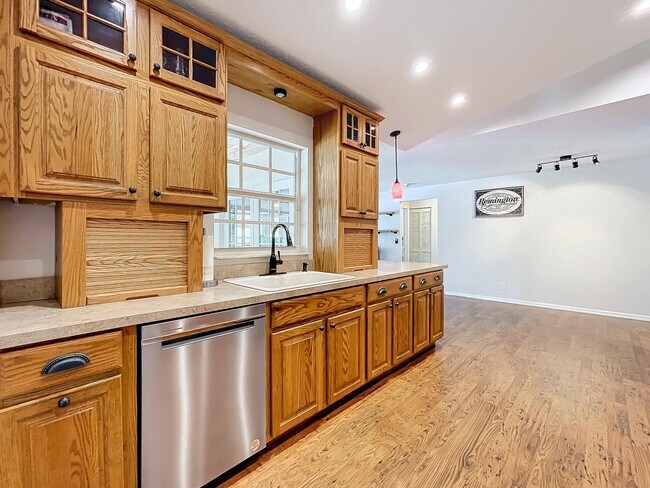 Building Photo - 14691 60th St N