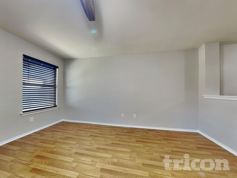 Building Photo - 201 Outfitter Dr