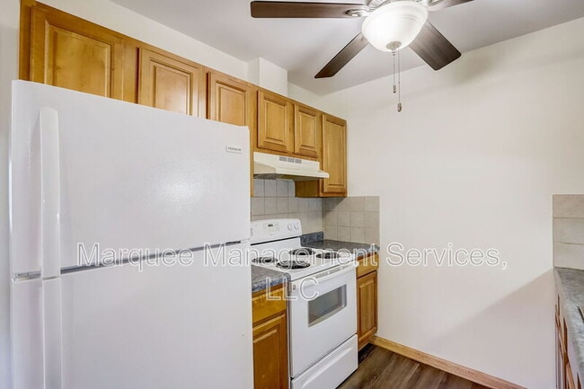 Building Photo - 416 S Bird St