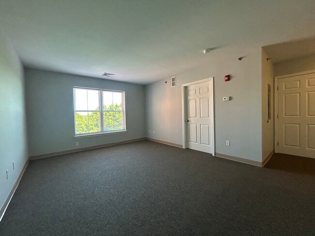 Building Photo - 2bed 2 bath